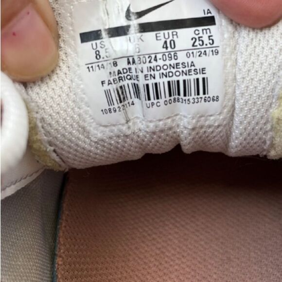 Nike Women Air Zoom Prestige Sneakers - Picture 3 of 16